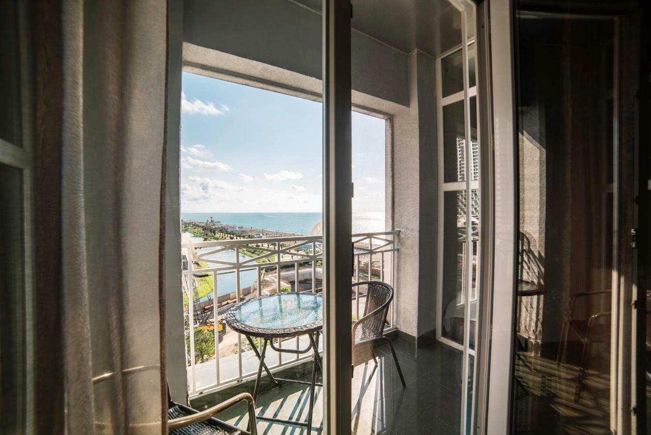 Magnolia - ❀ Cozy Apartment With An Unique Sea View ❀ バトゥーミ エクステリア 写真